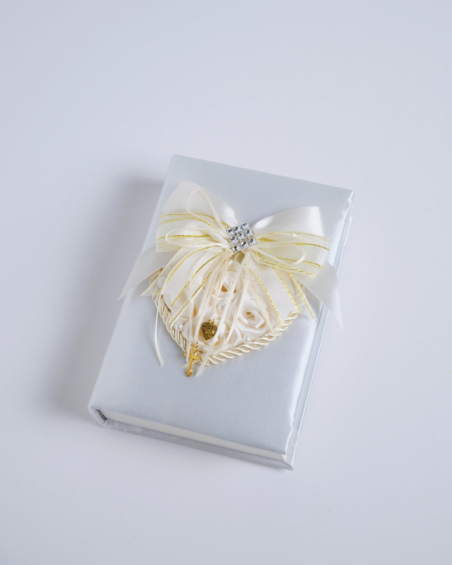 Bible W/ Heart Ecru (Wedding Bible)