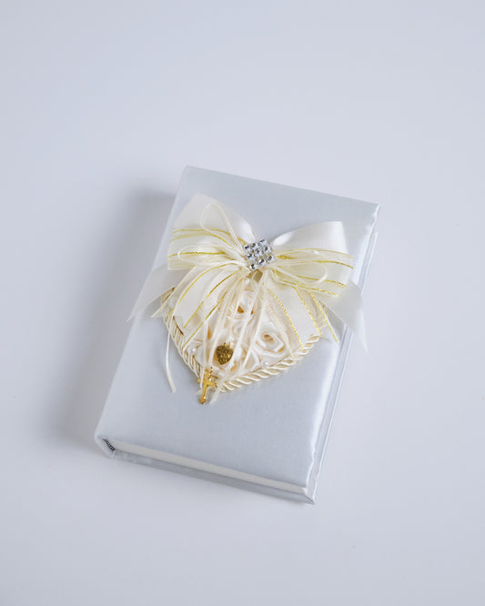Bible W/ Heart Ecru (Wedding Bible)