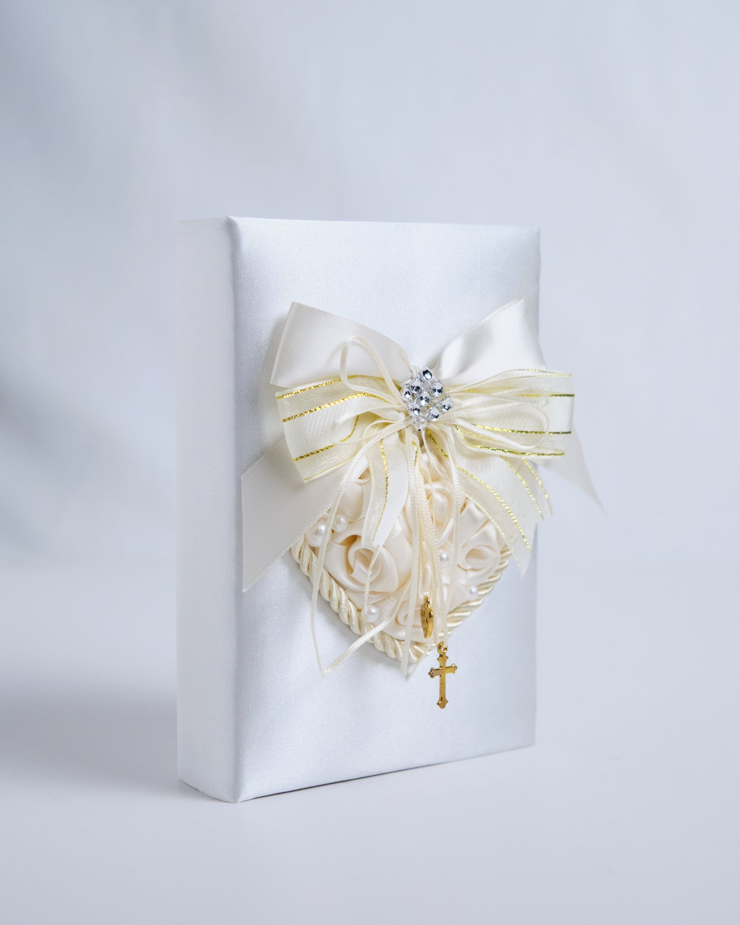 Bible W/ Heart Ecru (Wedding Bible)