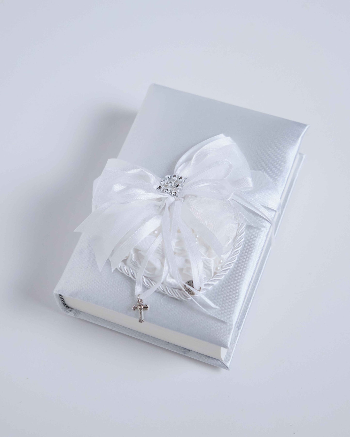 Bible W/Heart White (Wedding Bible)