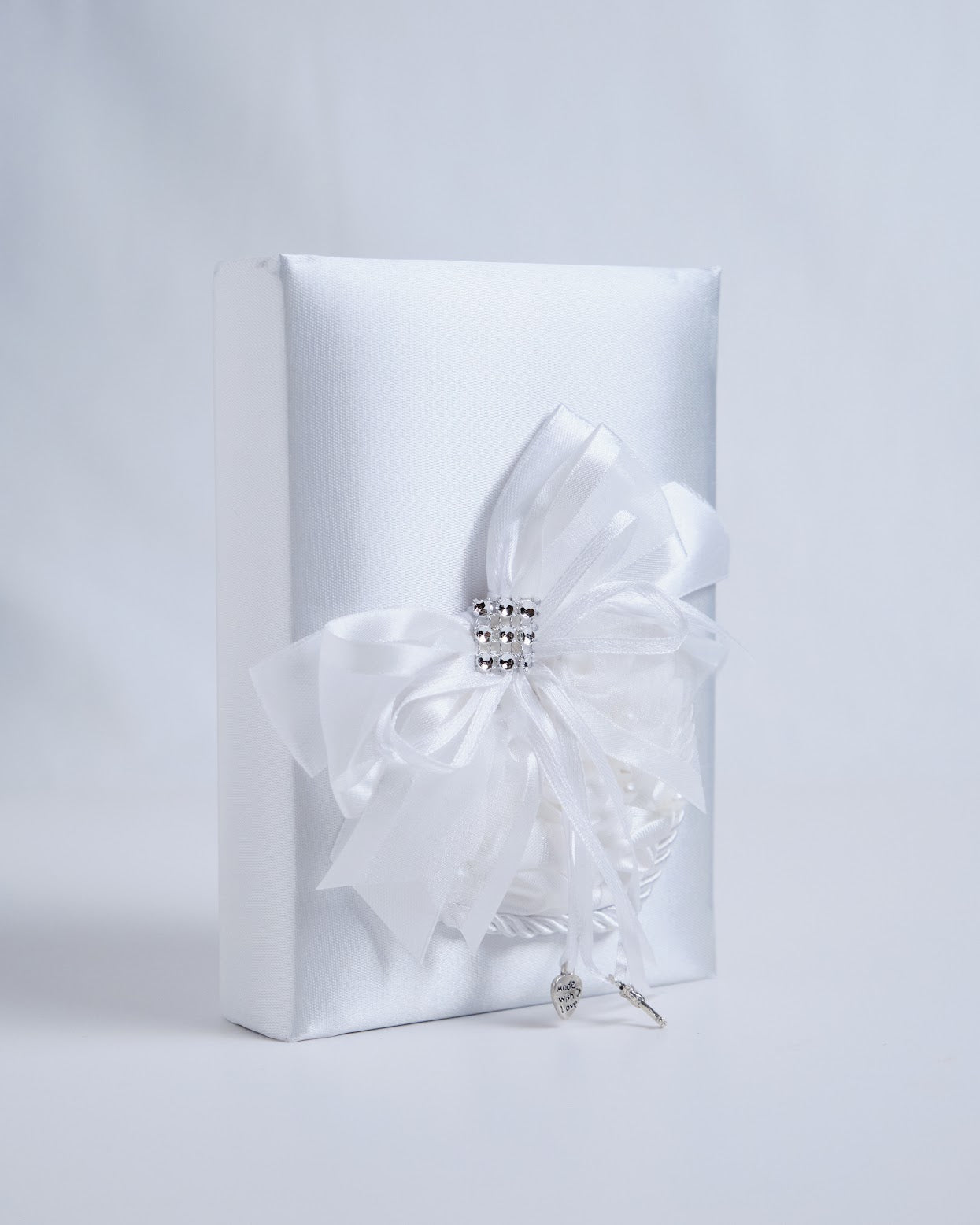 Bible W/Heart White (Wedding Bible)