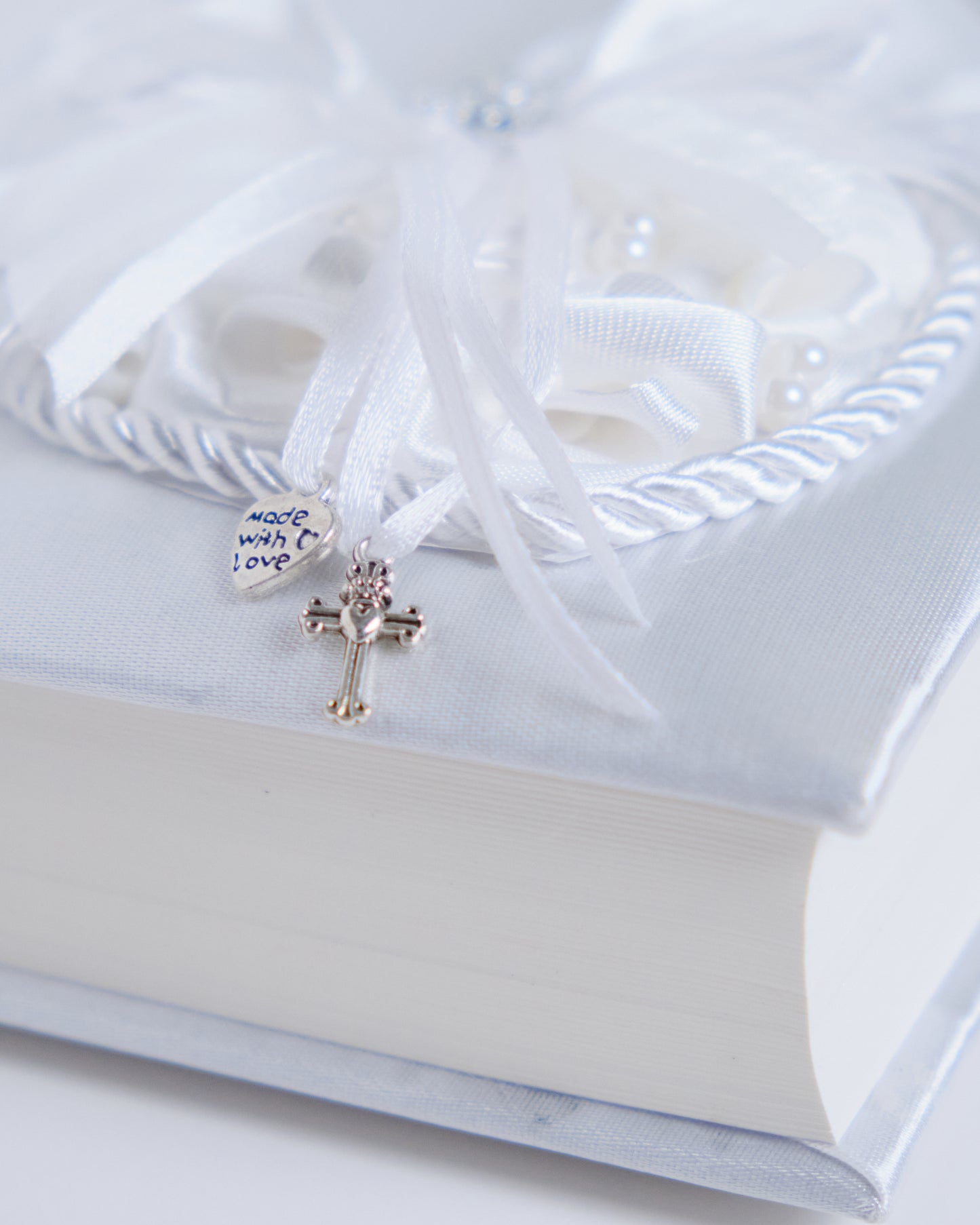 Bible W/Heart White (Wedding Bible)