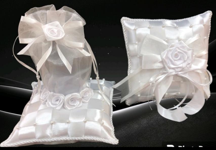 Wedding Pillow Set Design Rosette White