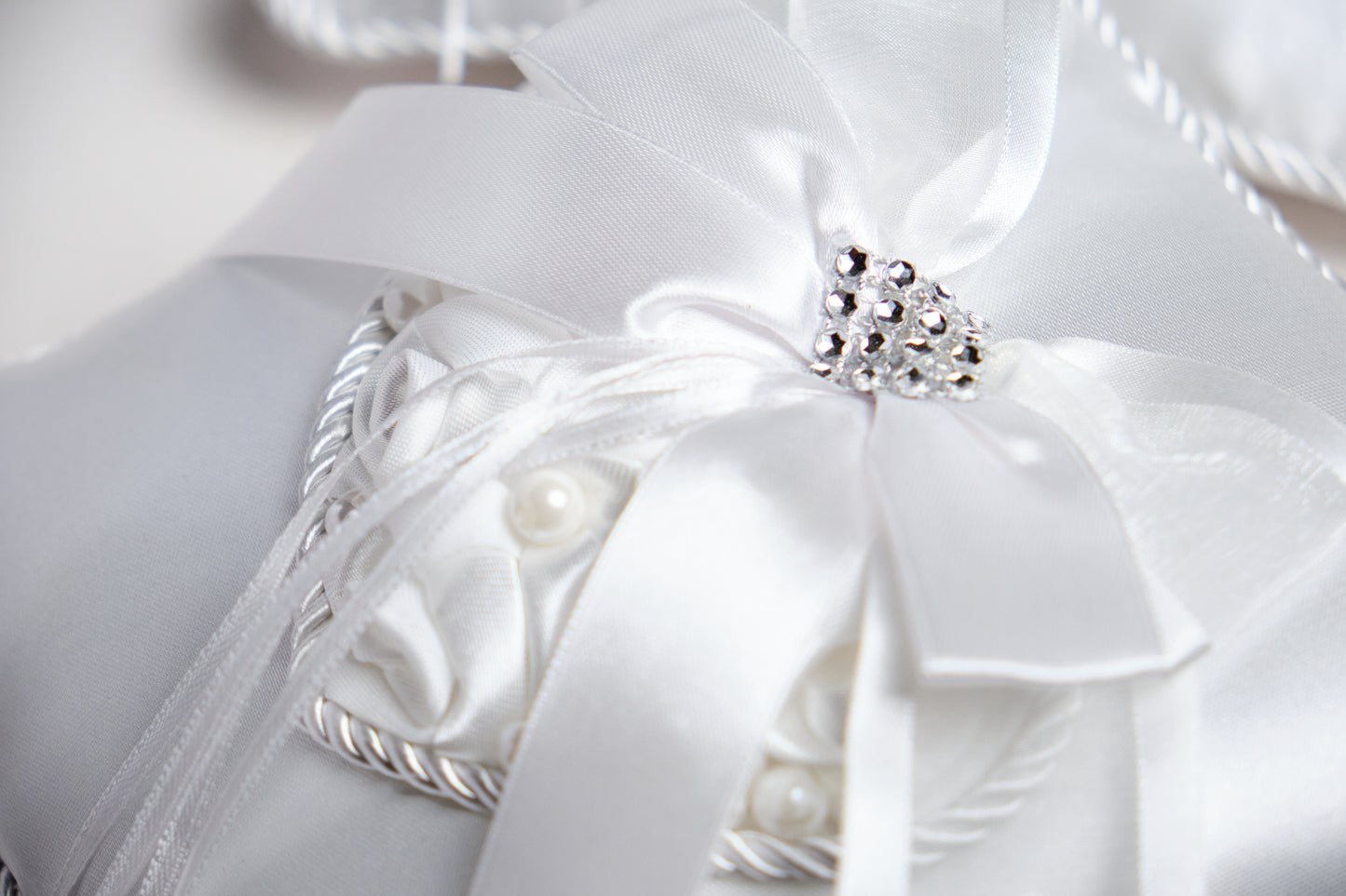 Wedding Pillow Set Design Rosette Heart (White)