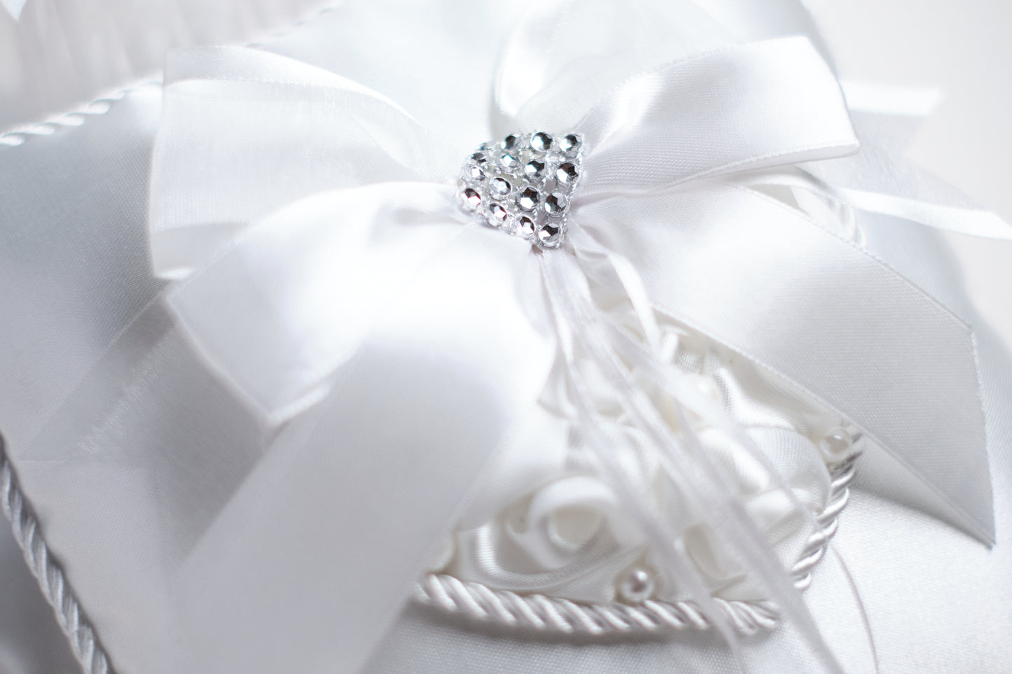 Wedding Pillow Set Design Rosette Heart (White)