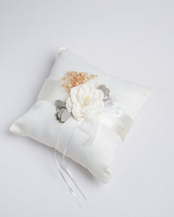 Amelia Flower Ring Pillow