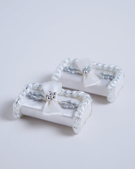 Match Sets Ribbon Design Set of 2 (Silver)